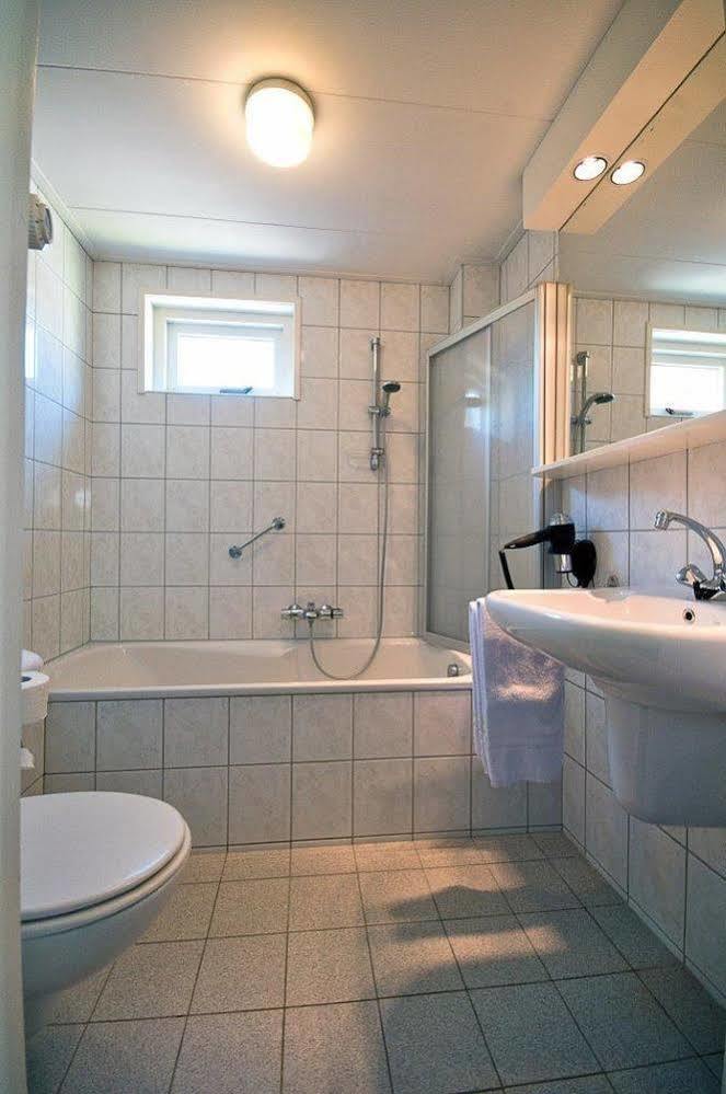 Hotel Op Diek Den Hoorn  Exterior foto